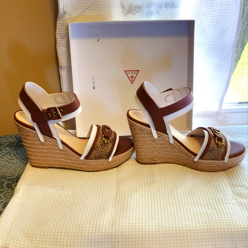 Guess Hisley Wedge